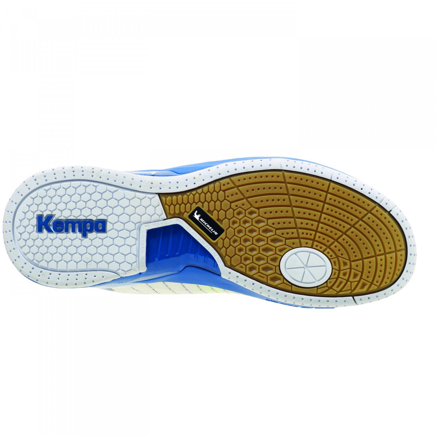 Ataque de sapatos dois competidores Kempa