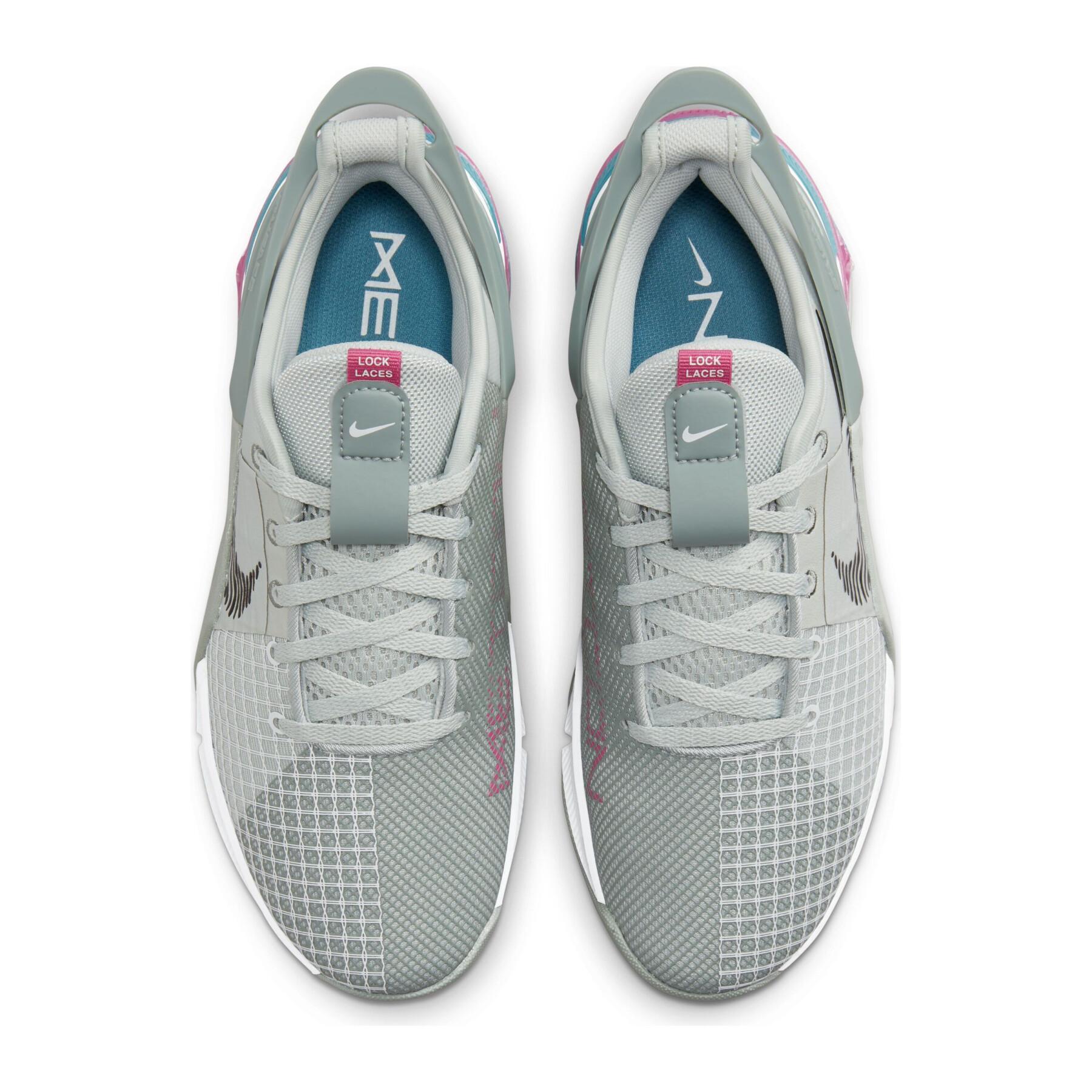 Sapatos de treino cruzado para mulheres Nike Metcon 8 FlyEase